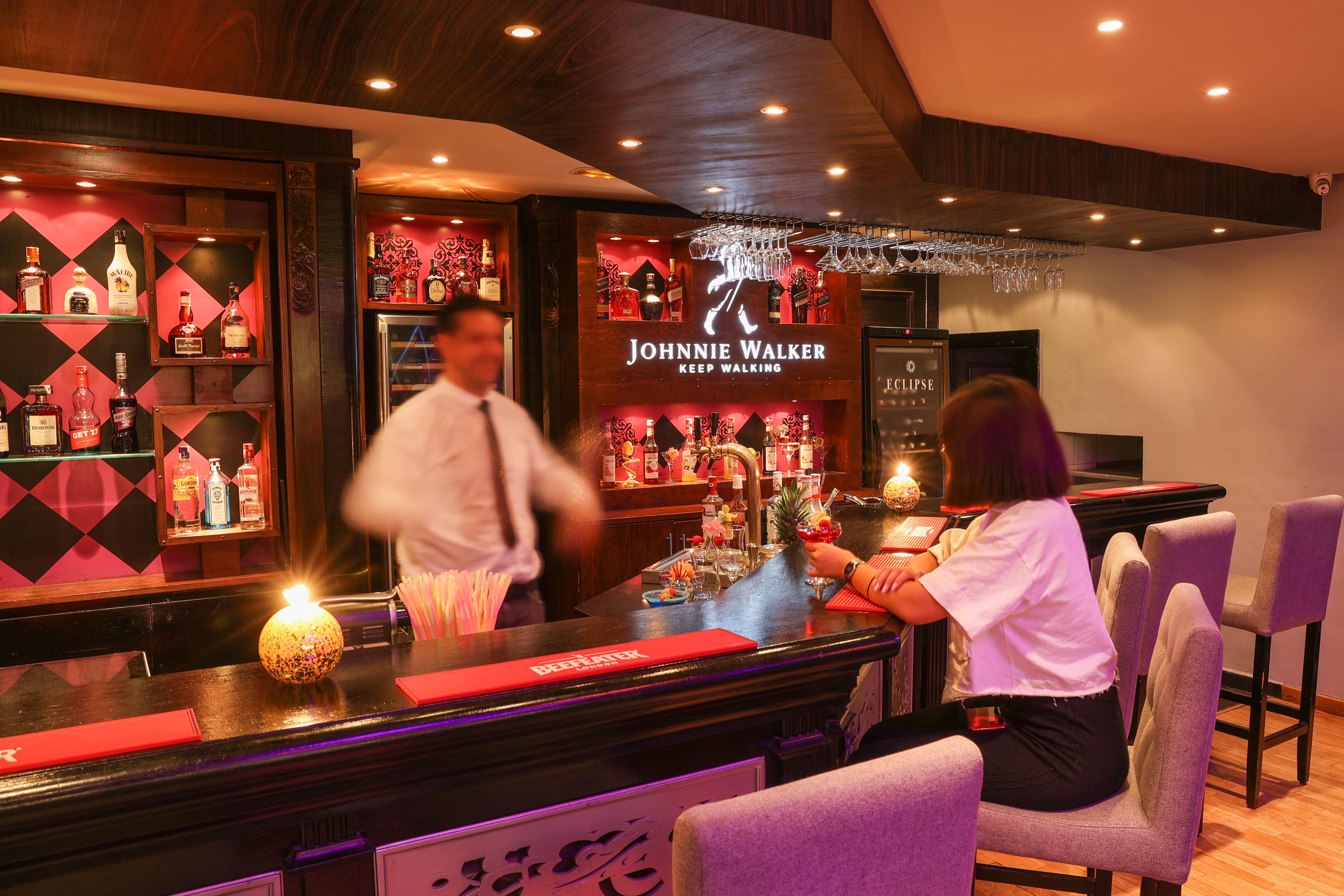 Art Palace Suites & Spa Касабланка Экстерьер фото A Johnnie Walker House bar in Hong Kong